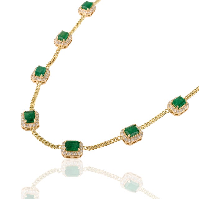 Metal VRJewels Luxury 6.2 Carat Emerald & Diamond 16 Inch Curb Link Chain Necklace in 14k Gold For Sale - Image 7 of 15