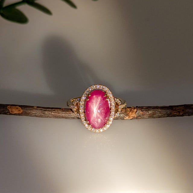 Contemporary 5.9Ct Oval Star Ruby Ring With Natural Diamond Accents in Solid 14k Gold, Size 6.75 For Sale - Image 3 of 6
