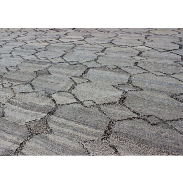 Afghan Modern Tribal Kilim Rug in Shades of Gray, Silver, and Dark Gray For Sale In Atlanta - Image 6 of 9