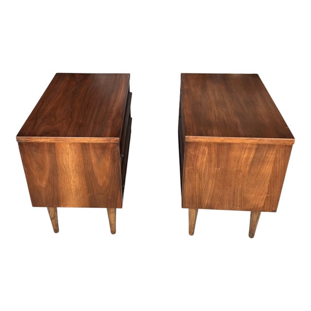 1960s Pair of Mid-Century Modern Walnut Nightstands With Recessed Pulls For Sale - Image 4 of 14