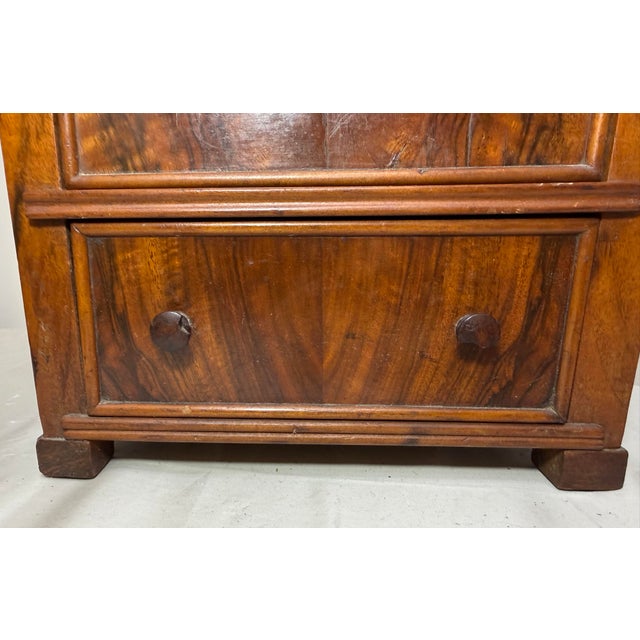 American Antique Early 1900s Handmade Wood Veneer Salesman Sample Miniature Dresser Chest For Sale - Image 3 of 15