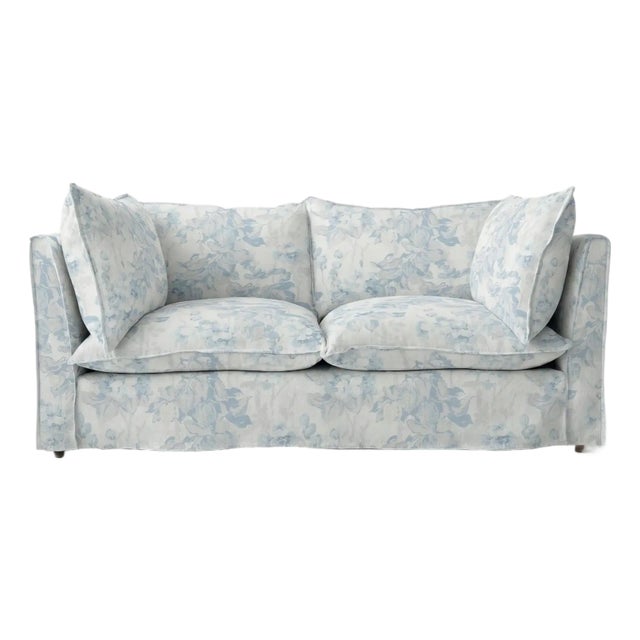 Sophie Conran Coco 2.5 Seater Sofa - Andrew Martin Midsummer Faded Blue with Knife Edge Cushion For Sale
