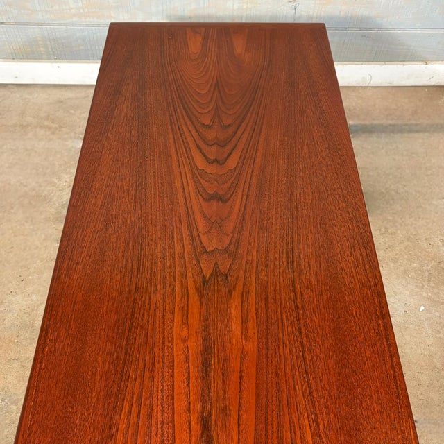 Mid-Century Modern Coffee Table For Sale - Image 6 of 10