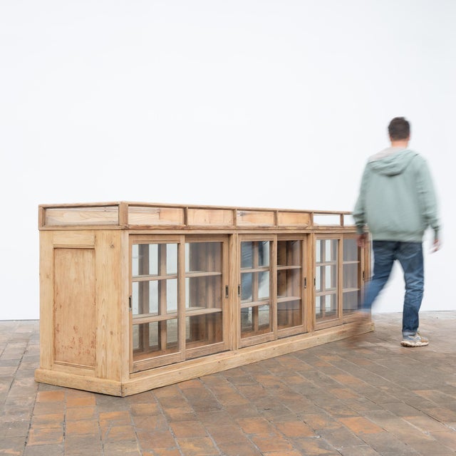 Early 20th Century Glass-Fronted Fir Wood Shop Counter, 1910 For Sale - Image 3 of 17