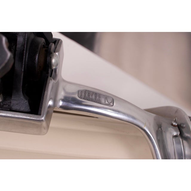 EA 124 Aluminum Swivel Armchair by Charles & Ray Eames Herman Miller, 1980s For Sale - Image 6 of 15