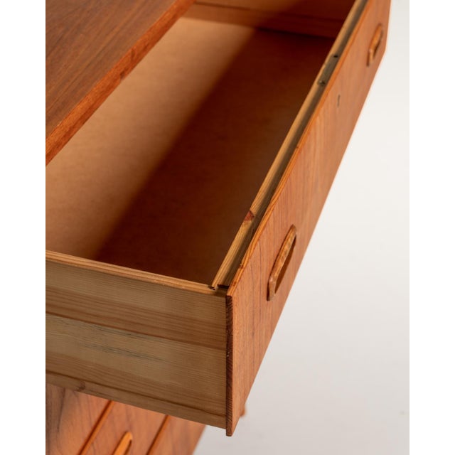 Wood Scandinavian Teak Chest of Drawers with Recessed Handles, 1950s For Sale - Image 7 of 10