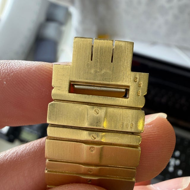 Vintage Piaget Polo 7131 C 701 18k Gold Integral Bracelet Watch For Sale - Image 13 of 14