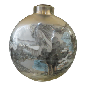 Beautiful Detailed Reverse Hand Painted Chinese Bottle Table Lamp