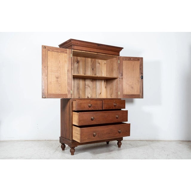 Small 19th Century English Pine Linen Press For Sale - Image 6 of 15