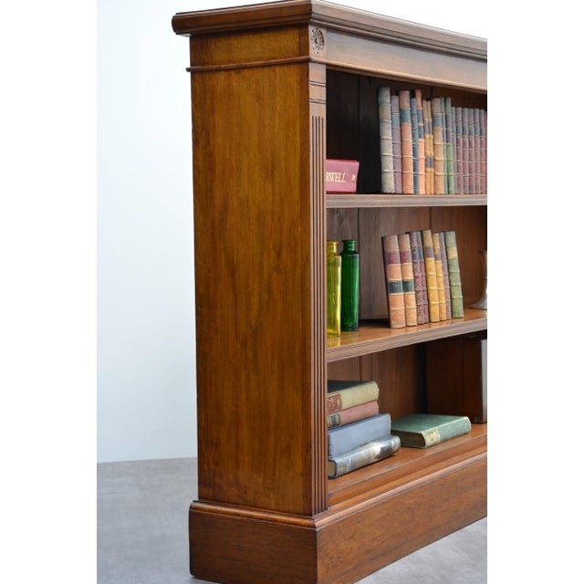 Late 19th Century Low English Late Victorian Oak Open Bookcase, 1890 For Sale - Image 5 of 18