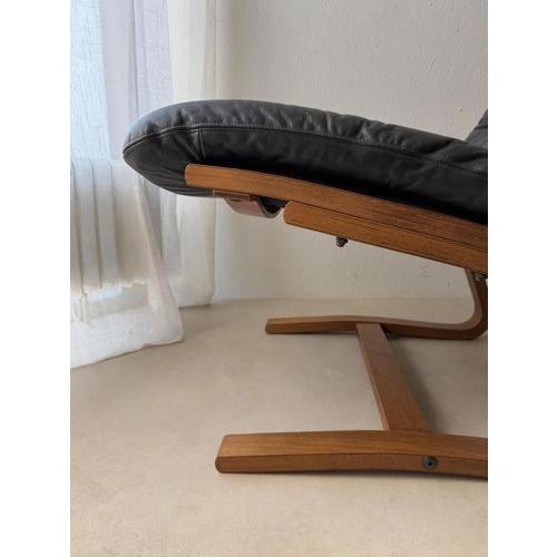 Black Mid-Century Modern Plywood Chair in Black Leather, 1970s For Sale - Image 8 of 11