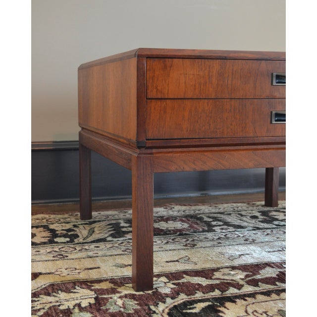 Mid-Century Modern Large Mid Century Jack Cartwright Style End Table For Sale - Image 3 of 7