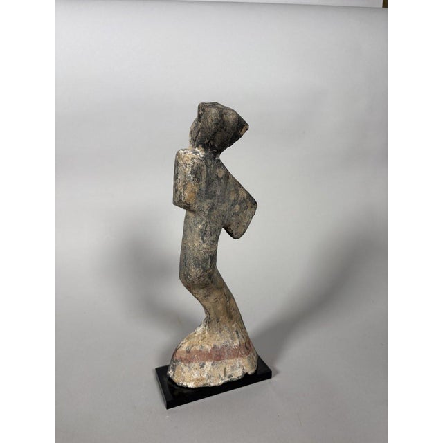 Sculpture of a Mingqi, China, Han Dynasty (206 BC to 221 AD), ancient archaeology For Sale - Image 6 of 8
