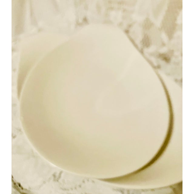 Eva Zeisel 1950s Eva Zeisel 2 White Porcelain Serving Platters For Sale - Image 4 of 4