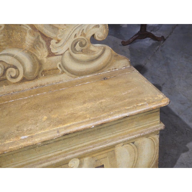 Tuscan 18th Century Painted Armorial Cassapanca Bench From Tuscany, Italy For Sale - Image 3 of 18