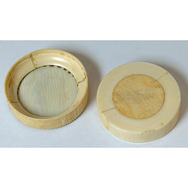 19th Century French George Washington Memorial Bone Snuff Box France for America For Sale - Image 10 of 14