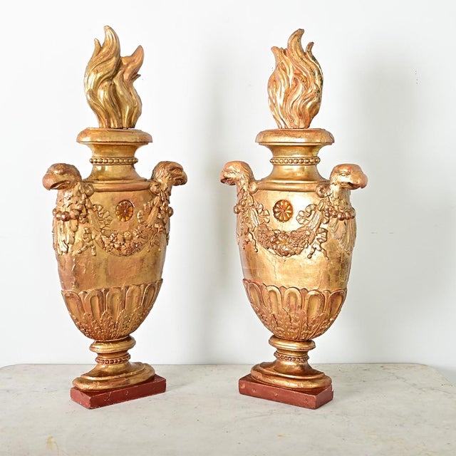Traditional Italian Pair of 19th Century Giltwood Appliqués For Sale - Image 3 of 12