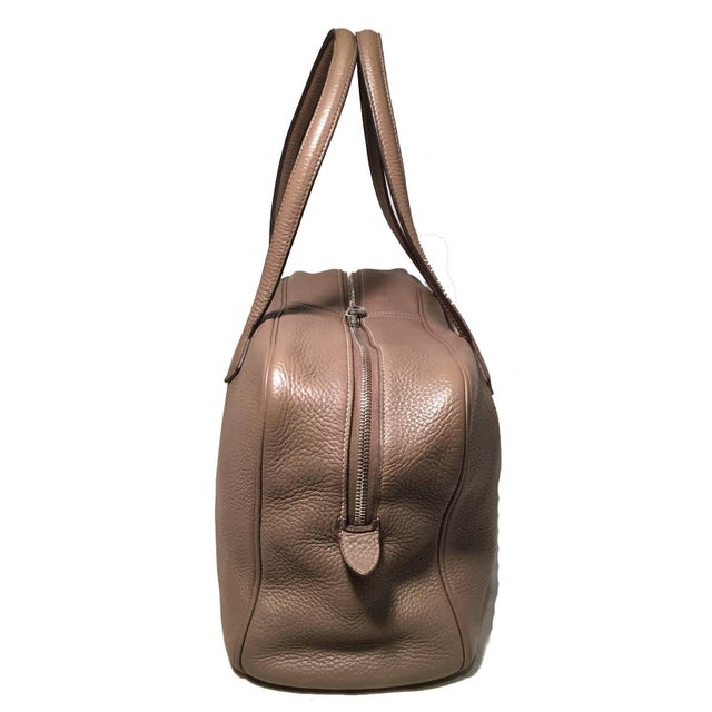 Modern Hermes Grey Clemence Leather Victoria II 35 For Sale - Image 3 of 10