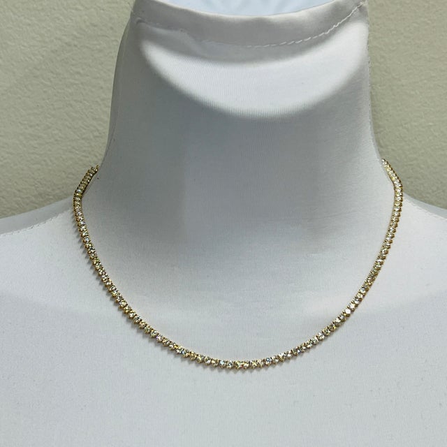 White Round Diamond Tennis 3 Prong Necklace in 14k Yellow Gold For Sale In Los Angeles - Image 6 of 7