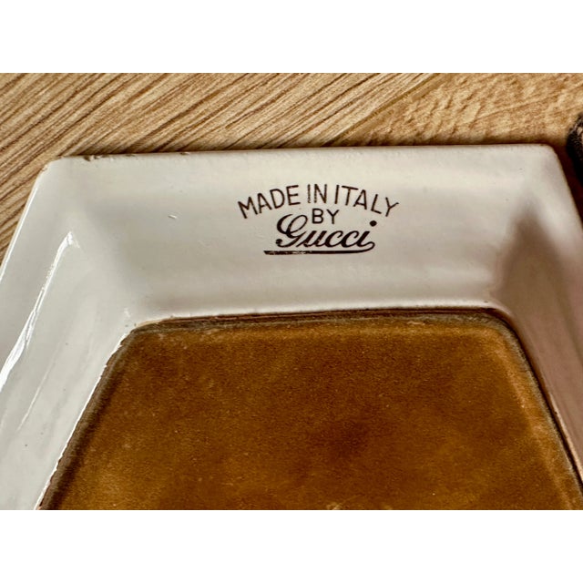 Mid-Century Modern 1970s Vintage Gucci Horsebit Porcelain Hexagonal Coaster Set & Leather Case - Rare Italian Equestrian Barware For Sale - Image 3 of 12