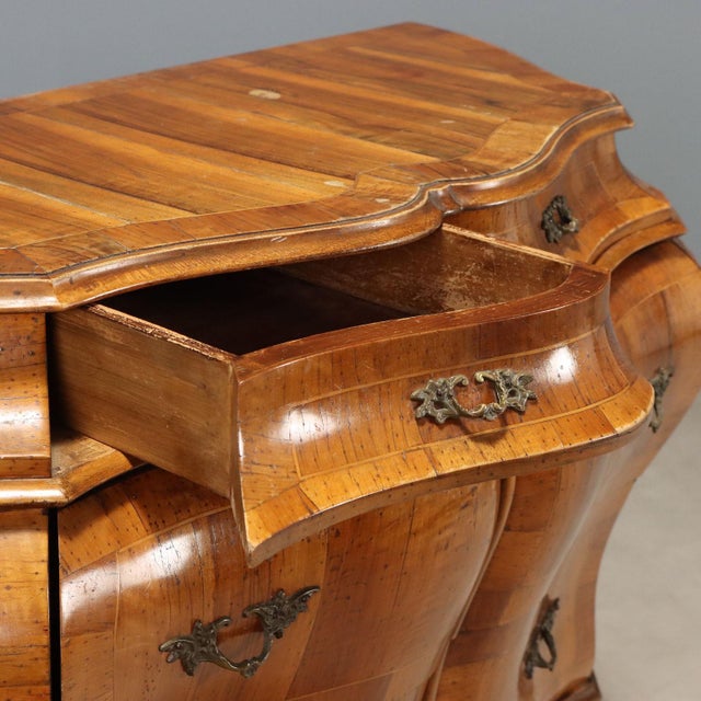 Chippendale Style Chest of Drawers in Wood For Sale - Image 3 of 12