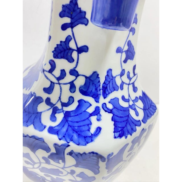 1980s Vintage 14” Blue & White Chinoiserie Porcelain Vase With Floral Motif For Sale - Image 5 of 8