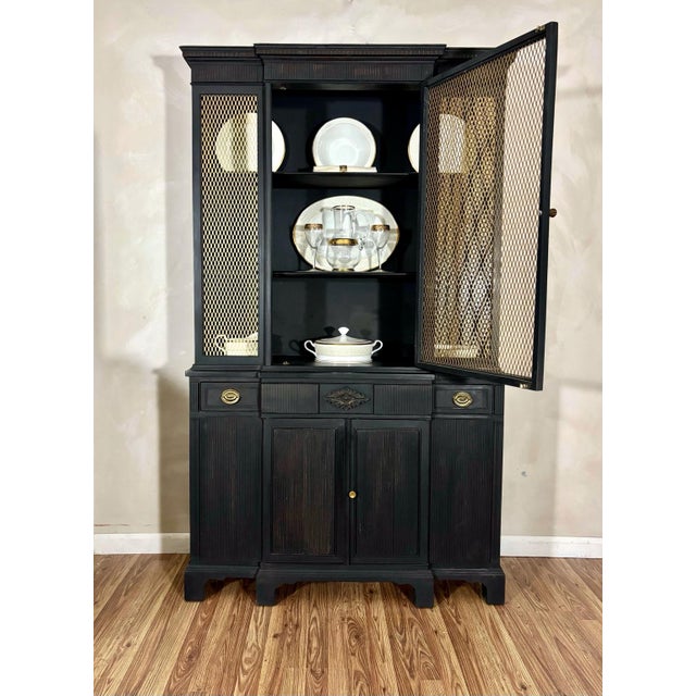 Modern Mid 20th Century Modern Hollywood Regency-Inspired Ebony Display Cabinet With Brass Mesh Door For Sale - Image 3 of 11