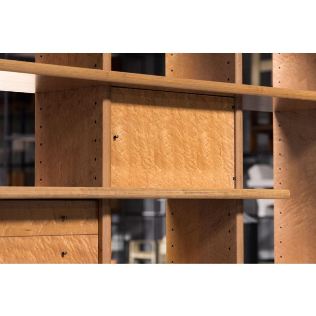 Giovanni Offredi Saporiti Bookcase in Maple and Glass attributed to Giovanni Offredi, Italy, 1978 For Sale - Image 4 of 18