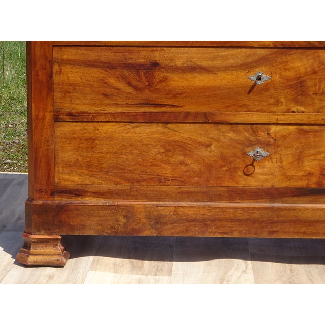 Louis Philippe Commode in Walnut and White Marble, 1850s For Sale - Image 10 of 18