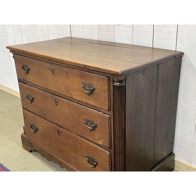 Late 19th Century English Oak Chest of Drawers For Sale - Image 3 of 17