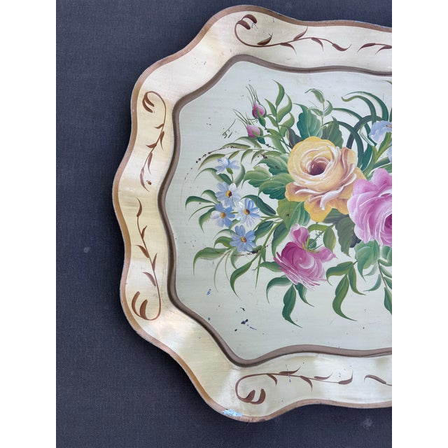 1950s Vintage Pilgrim Art Hand-Painted Floral Tole Tray – Ivory & Pink Roses For Sale - Image 5 of 12