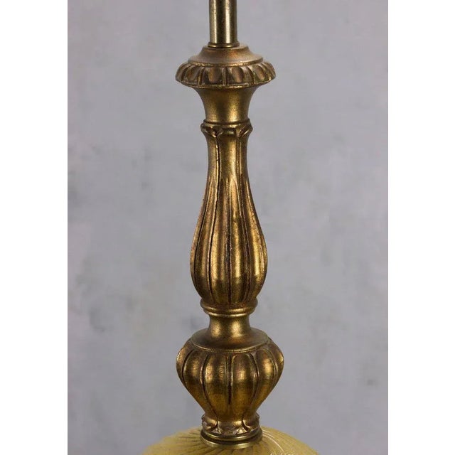 Italian Italian Murano Glass Globe Table Lamp With Carved Giltwood Base For Sale - Image 3 of 10