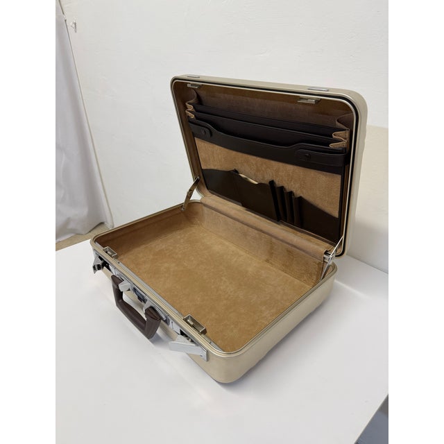 Zero Halliburton Aluminum Body Attache Briefcase, 1970s For Sale - Image 12 of 15