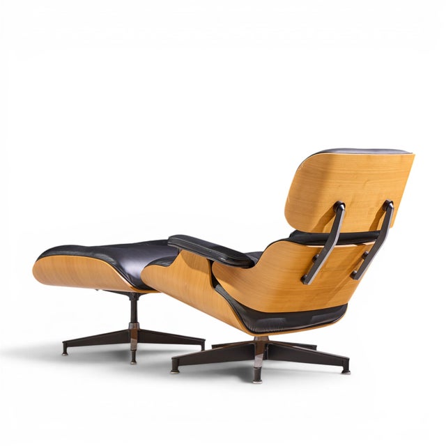 Mid 20th Century Charles & Ray Eames for Herman Miller Eames Mid Century Walnut Lounge Chair and Ottoman For Sale - Image 5 of 10