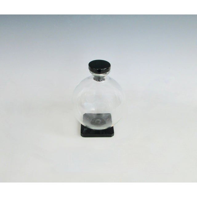 1930s Art Deco Era Clear Glass Ball Decanter With Onyx Glass Base and Stopper For Sale In Detroit - Image 6 of 12