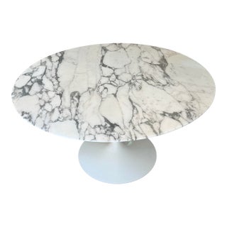 Saarinen Round Dining Table 54" Knoll For Sale