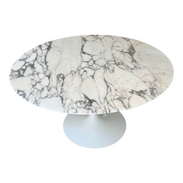 Saarinen Round Dining Table 54" Knoll For Sale
