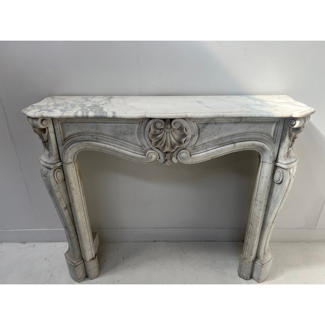 Gray Louis XV Style Fireplace in White Veined Carrara Marble, 1800s For Sale - Image 8 of 15