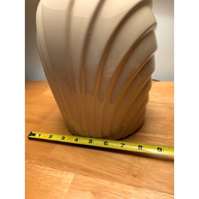 Art Deco Vintage 1980s Art Deco Revival Ceramic Cream Colored Table Lamps – Sculptural Ribbed Shell Design - a Pair For Sale - Image 3 of 12