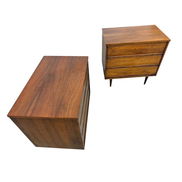 Mid-Century Modern 3-Drawer Walnut Bachelor Chests - Set of 2 - Refinished! For Sale - Image 4 of 8