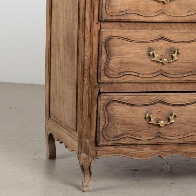 18th Century French Bleached Oak Chest of Three Drawers For Sale - Image 13 of 18