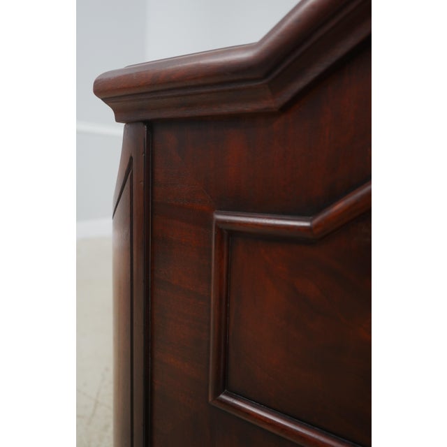 1990s Henredon Queen Size Victorian Mahogany Bed For Sale - Image 5 of 17