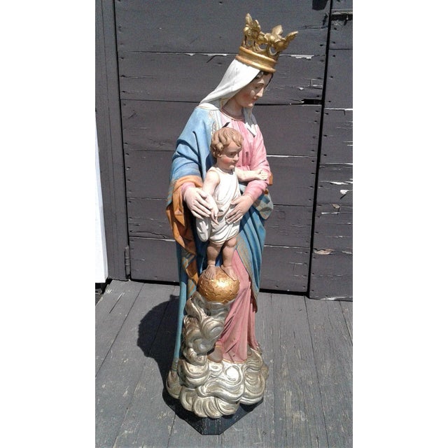 1910s German Haag Mary and Jesus Hand Carved Painted Wooden Sculpture For Sale - Image 9 of 12