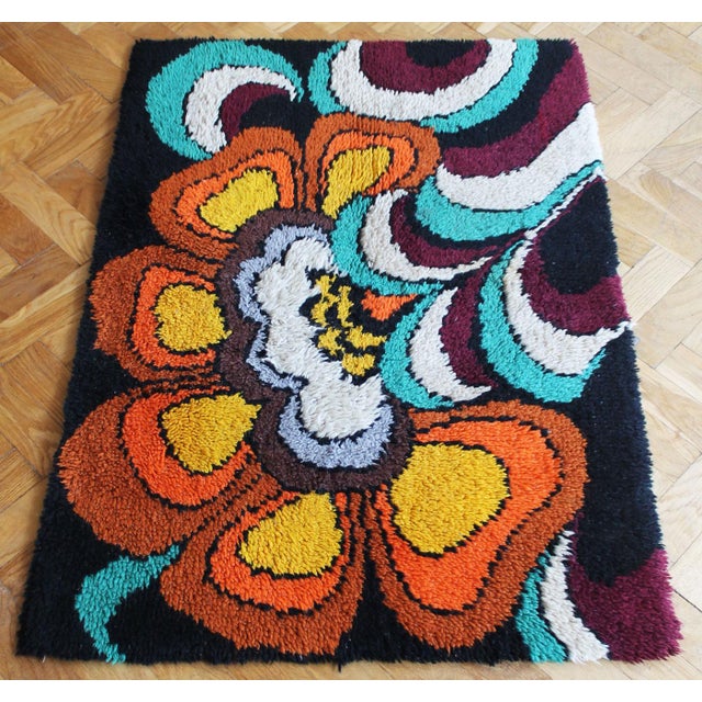 German Wool Rug with Pop-Art Floral Pattern, 1970s For Sale - Image 3 of 9