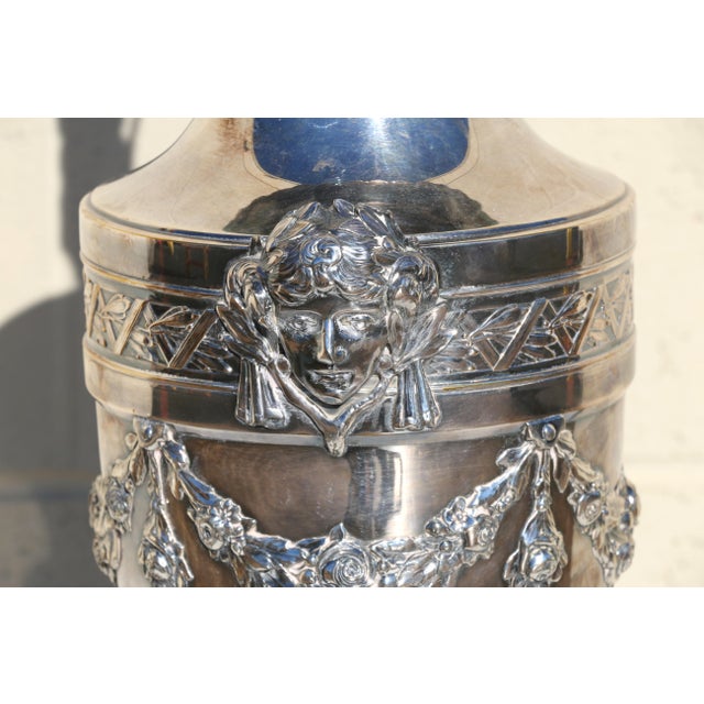 Vintage Neoclassical Silver-Plated Urn Table Lamp With Floral Garland For Sale - Image 10 of 18