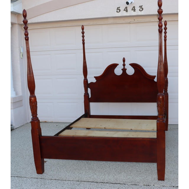 WELCOME AND THANK YOU FOR TAKING THE TIME TO LOOK!! Absolutely gorgeous, Stunning, Queen size headboard and a foot board...