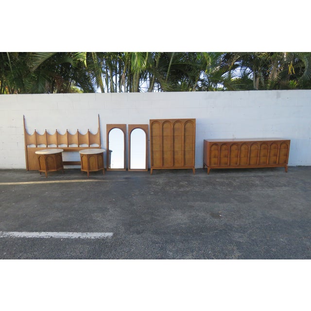 Thomasville Mid Century Arched Design Nightstands Side End Tables a Pair 5849 For Sale - Image 12 of 12