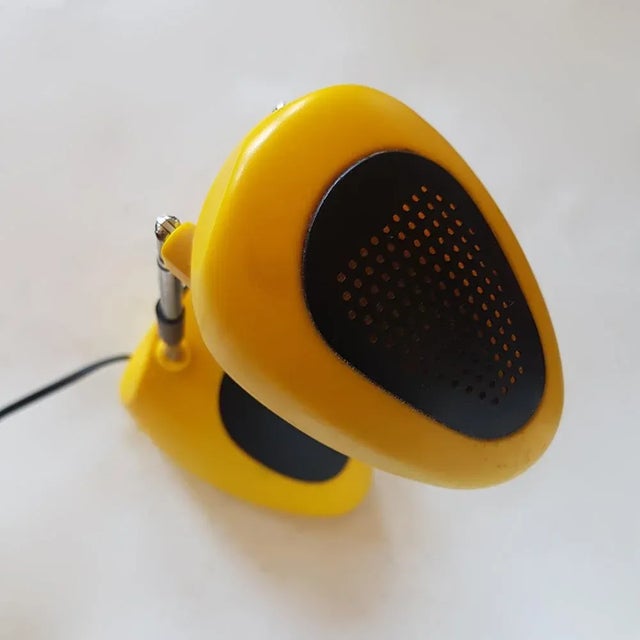 Normal height: 30 cm Max. height: 58 cm Halogen desk lamp. The black part on the base of the lamp is the on/off button. I...