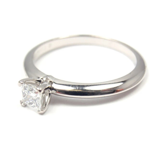2000 - 2009 Tiffany & Co. PLATINUM SQUARE CUT DIAMOND 0.22CT VS2 D TRIPLE X ENGAGEMENT RING, size 6 For Sale - Image 5 of 12