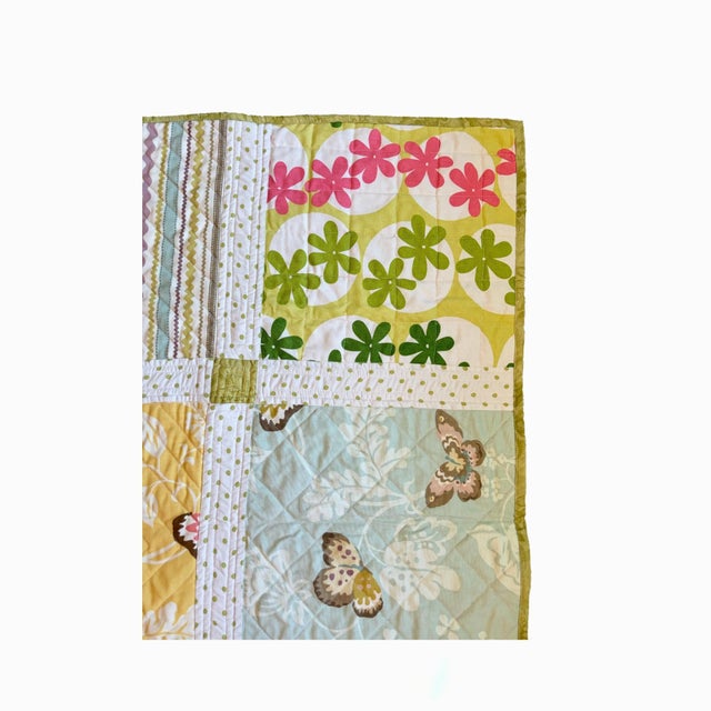 Late 20th Century Vintage Piedmont Quilters Guild Garden Patchwork Quilt | Cottage Summer Throw For Sale - Image 5 of 7